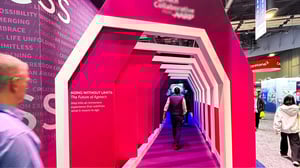 Exhibit Tunnel Design: How to Create Engaging Visitor Journeys